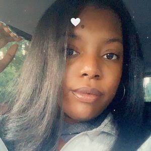 Meet your Posher, Nadia